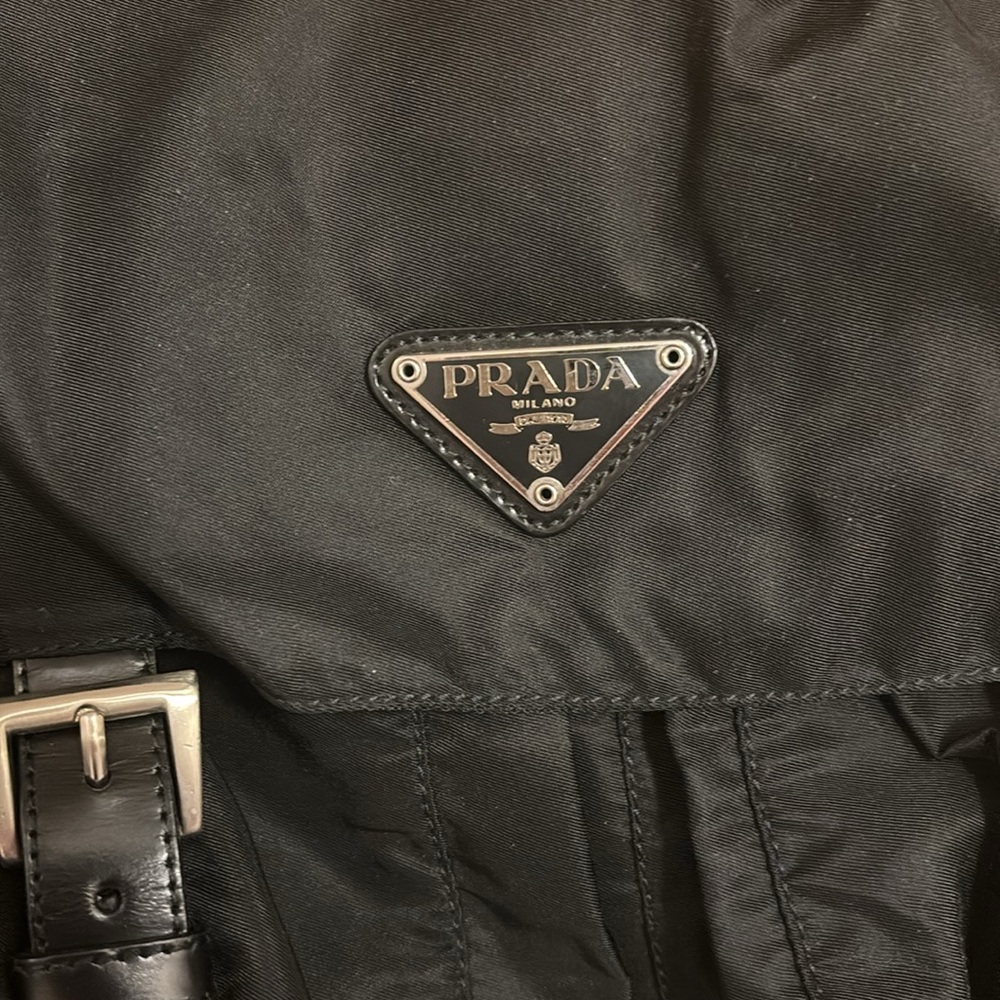 Prada - Picture 2 of 4